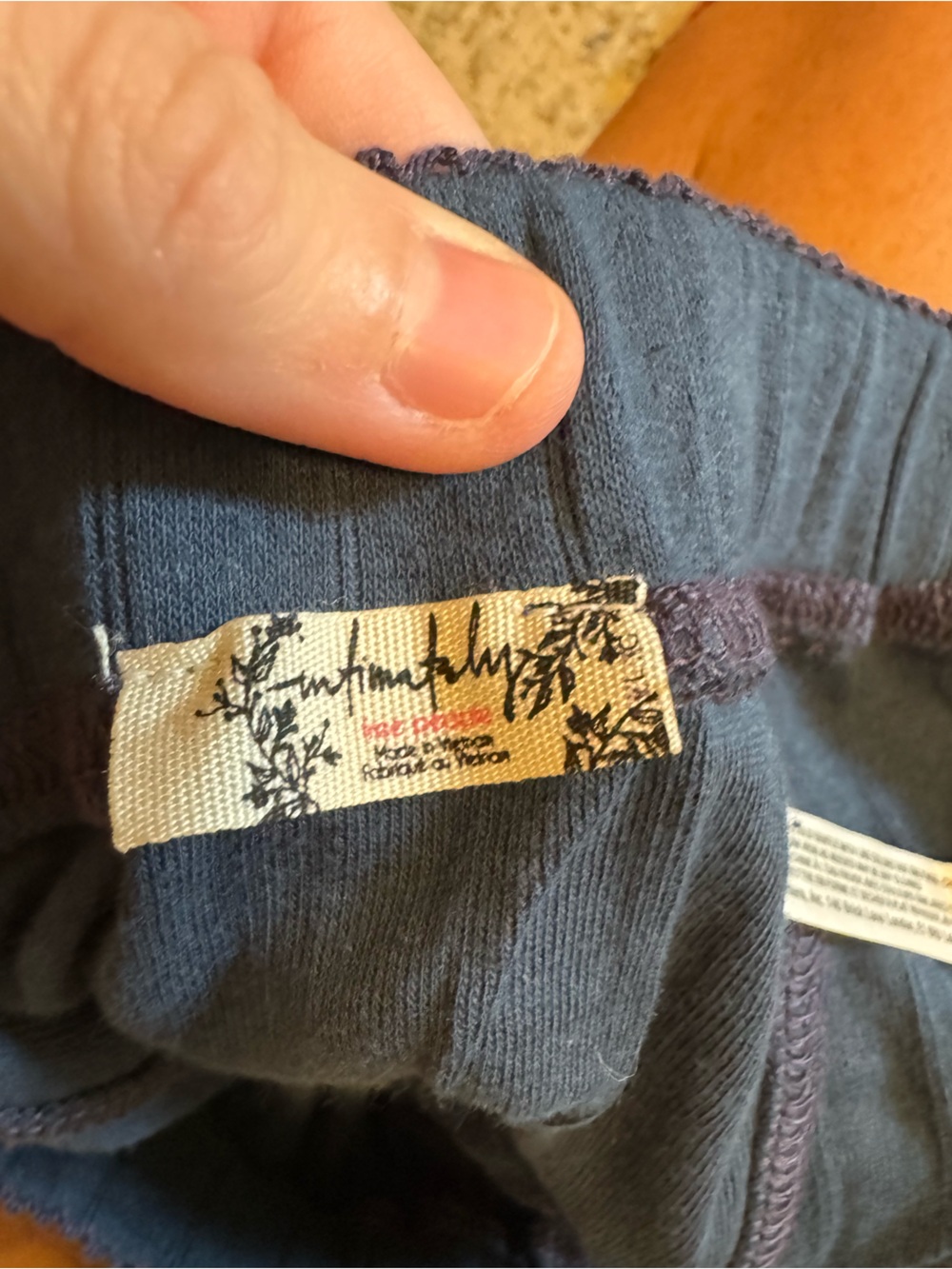 Wide-Leg Navy Track Pants with Elastic Waist - Picture 4 of 4